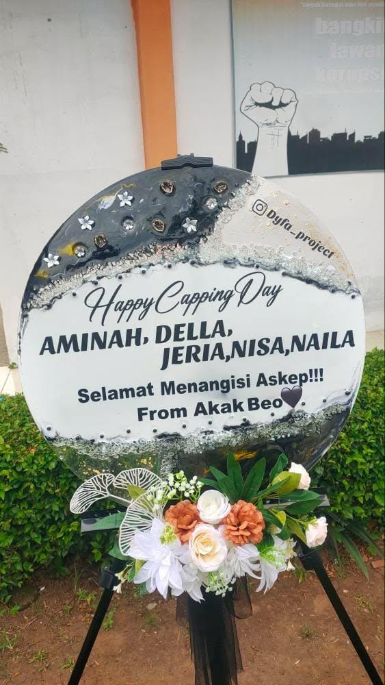 Resin Bulat Hitam Putih